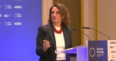 Teresa Ribera dando una ponencia en la Comisión Europea
