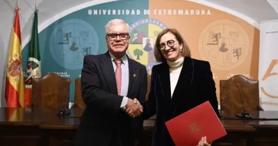 Los dos representantes del acuerdo en la universidad