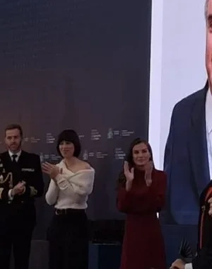 Jesús Hernández, Premio Nacional de Innovación 2024, junto a la Reina | Foto de Servimedia