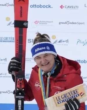 Audrey Pascual (izquierda), con la plata en eslalon gigante en Saint Moritz (Suiza)