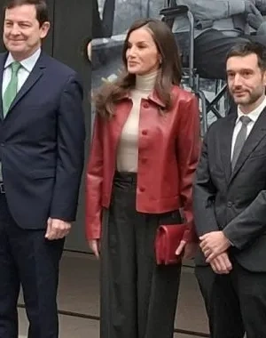 La Reina junto al ministro de Derechos Sociales el pasado 3 de diciembre en la entrega de los anteriores premios
