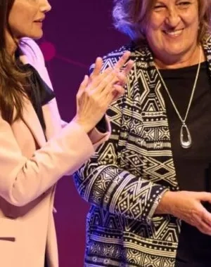 Carmen Laucirica recoge la Medalla de Oro de Cruz Roja a Plena inclusión