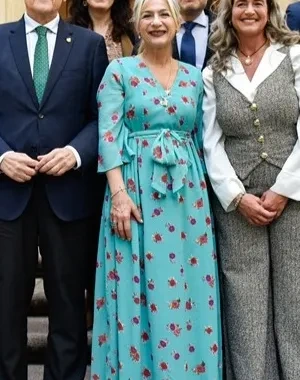 Foto de todos los integrantes del evento protocolario de firmas por el campus de la univesidad