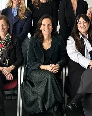 Varias mujeres participantes del programa posando para foto grupal