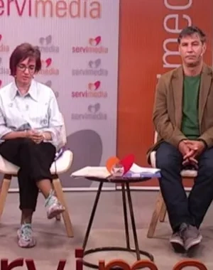 Pilar y Gregorio en el plató de Servimedia TV