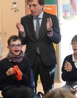 Martínez Almeida en un acto con personas con síndrome de down en Madrid