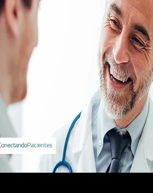 Banner de Conectando Pacientes, con un médico hablando con un paciente y el logo de la plataforma (Fuente: Conectando Pacientes)