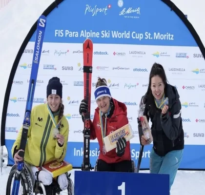 Audrey Pascual (izquierda), con la plata en eslalon gigante en Saint Moritz (Suiza)