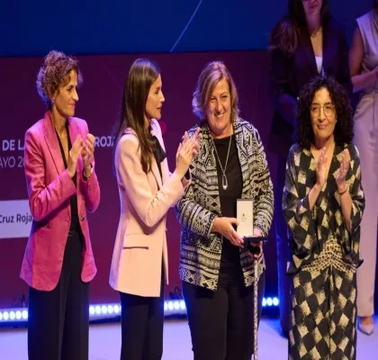 Carmen Laucirica recoge la Medalla de Oro de Cruz Roja a Plena inclusión