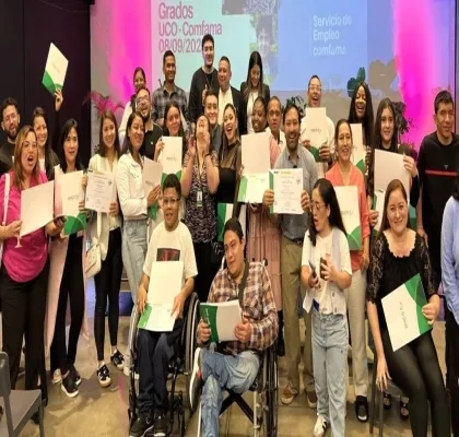 Los alumnos de la Universidad Católica del Oriente de Colombia, al recoger sus diplomas