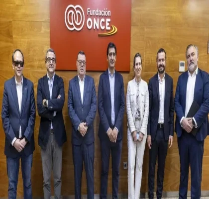 REPRESENTANTES DE LAS DOS ENTIDADES DURANTE EL ACTO CONMEMORATIVO