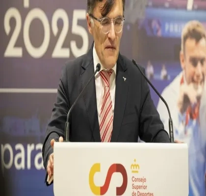 El presidente del CPE, Alberto Durán, durante una rueda de prensa