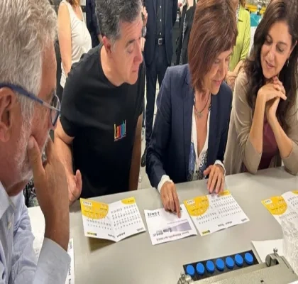 Escritores en el taller de braille