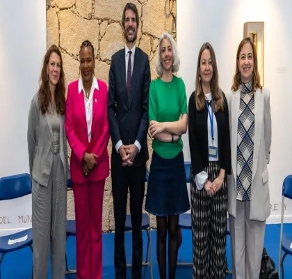 Todas las representantes principales del programa EMPOWER junto a Ernest Urtasun y la ministra de cultura de Brasil