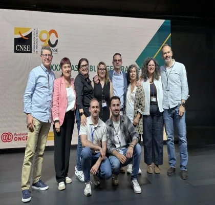 Toda la junta directiva de la CNSE en el acto de presentación