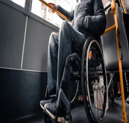 Persona con discapacidad en transporte público