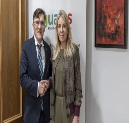 Alberto Durán y Ana Sesé, tras la firma del convenio