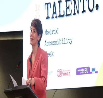 Elma Saiz durante su intervención