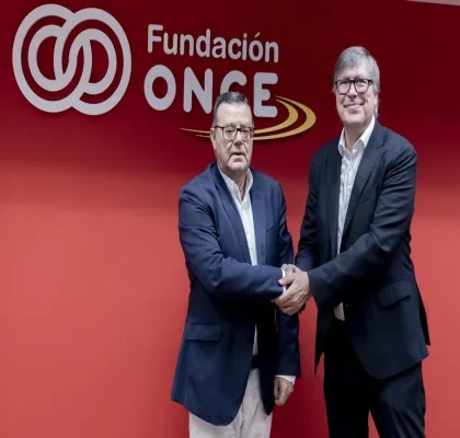 El director general de Fundación ONCE y el consejero delegado de Aquona, Aquara, Viaqua, Asturagua y Aquarbe