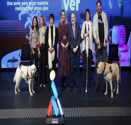 reparto de la serie durante la presentación oficial en la sede de ONCE Madrid