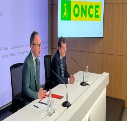 Xavier Espot y Ángel Sánchez, durante la presentación de los acuerdos