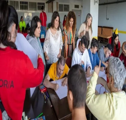 Begoña Abeijón en su visita a la Residencia de Tiempo Libre de Panxón