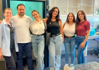 Integrantes de la Fundación Síndrome de Dravet y del laboratorio