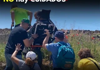 cartel que dice "sin recursos no hay cuidados"