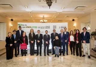 Foto de familia de la presentación de la Fundación ONCE Baja Visión | Foto de la ONCE