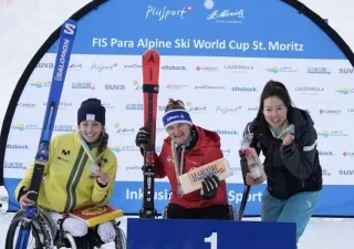 Audrey Pascual (izquierda), con la plata en eslalon gigante en Saint Moritz (Suiza)