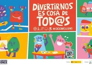 Cartel ilustrado de la 43ª edición del Concurso Escolar ONCE formado por varias viñetas de colores con personajes animados que representan situaciones de ocio inclusivo. En el centro aparece el lema “Divertirnos es cosa de tod@s”, acompañado de iconos de accesibilidad y la etiqueta #OcioInclusivo. Alrededor se muestran escenas relacionadas con el deporte, el arte, los juegos y la música, protagonizadas por personajes con distintas discapacidades. En la parte inferior figuran los logotipos del