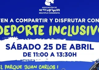 Cartel de la Asociación de Artrogriposis Múltiple Congénita con fondo azul. En la parte superior aparece el logotipo de la asociación y el texto “Ven a compartir y disfrutar con el deporte inclusivo”. En el centro, sobre un recuadro blanco, se muestran la fecha “Sábado 25 de abril” y el horario “De 11:00 a 13:30h”. En la zona inferior derecha aparece la imagen de una persona sentada en una silla de ruedas, vestida con una sudadera clara con la palabra “Polo” y un número estampados.