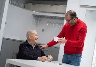 Un usuario atendido por el Servicio Integral de Asistencia Personal de la Plataforma Representativa Estatal de Personas con Discapacidad Física de Castilla y León (Fuente: Predif CyL)