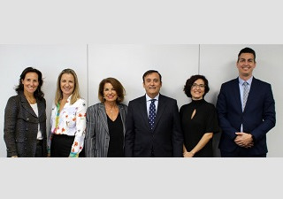 Momento de la reunión conjunta entre Cofares y Fundación Integra con sus representantes (Fuente: Fundación Integra)
