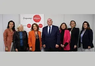 Momento de la firma del acuerdo de colaboración entre CoolRooms Hotels y Fundación Integra (Fuente: Fundación Integra)