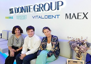 De izquierda a derecha Ana Martínez, Responsable de Sostenibilidad de DONTE GROUP, José María Piñeiro, alumno PRODIS y Toñi Muñoz, Directora de Talento, Compensación y Sostenibilidad de DONTE GROUP (Fuente: DONTE GROUP)