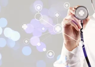 Médico inteligente mano mostrando red con la exposición bokeh como