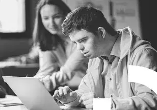 Varios estudiantes con discapacidad beneficiarios del programa (Fuente: Real Patronato sobre Discapacidad)