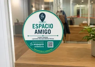 Imagen del distintivo Espacio Amigo de ASPAYM