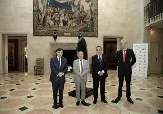 Foto de familia de algunos participantes en el encuentro, entre los que estaban Miguel Carballeda y Alberto Durán
