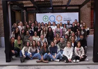 Momento de las ‘Jornadas Profesionales del Autismo’ de FESPAU, con el grupo de profesionales que asistieron (Fuente: Federación Autismo FESPAU)