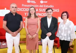 Alerto Durán junto a 3 representantes de la ponencia en la sede de Fundación ONCE
