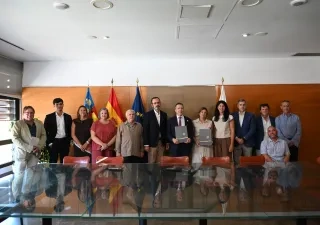 Representantes de Samsung, Fundación ONCE y la Universidad Politécnica de Valencia durante la presentación de un acuerdo para impulsar la formación en tecnologías IoT y la empleabilidad de personas con discapacidad.