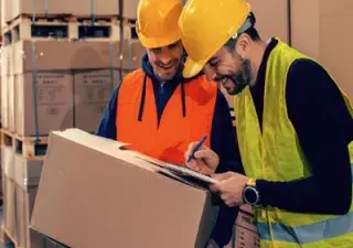 Personas en exclusión social y con discapacidad en su puesto de trabajo (Fuente: Fundación Integra)