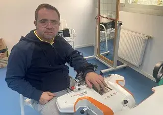 Juan Fermín Jaraíz en la grabación de su relato "El ictus en primera persona 2023" para la Fundación Casaverde