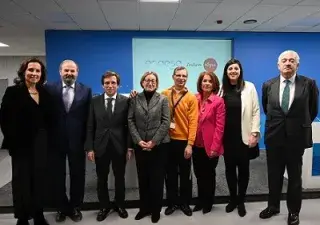 Momento de la presentación de la octava edición de Cambiando Vidas, son todos los participantes, entre ellos el alcalde de Madrid, José Luis Martínez-Almeida (Fuente: Fundación Integra)