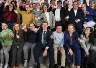 Momento de la fotografía de familia con todos los asistentes al acto y donde participó Alberto Núñez Feijóo (Fuente: Fundación Prodis)