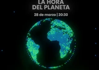 Dibujo de un fondo negro con iluminación en el mapa del mundo. Arriba titulan la foto como "La Hora del Planeta", 28 de marzo / 20:30