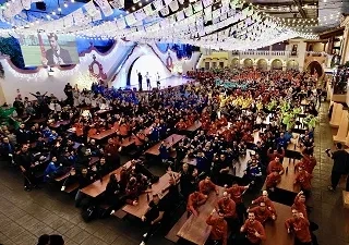 Los 46 equipos participantes disfrutando del día de convivencia y diversión en PortAventura World (Fuente: PortAventura World)