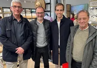 Momento de la inauguración de Textura con sus representantes, de izquierda a derecha: Miguel Ángel Ruiz, gerente de la fundación; Francesc Alemany, alcalde de Palafolls; Jordi Codony, director general de Textura; Valentí Agustí, presidente del patronato de la fundación (Fuente: Fundación Privada El Molí d’en Puigvert)